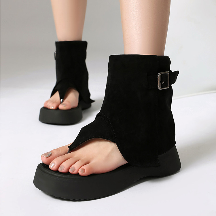Roman Sandals with Platform Heel and Metal Accents - Style m.html - Image 4