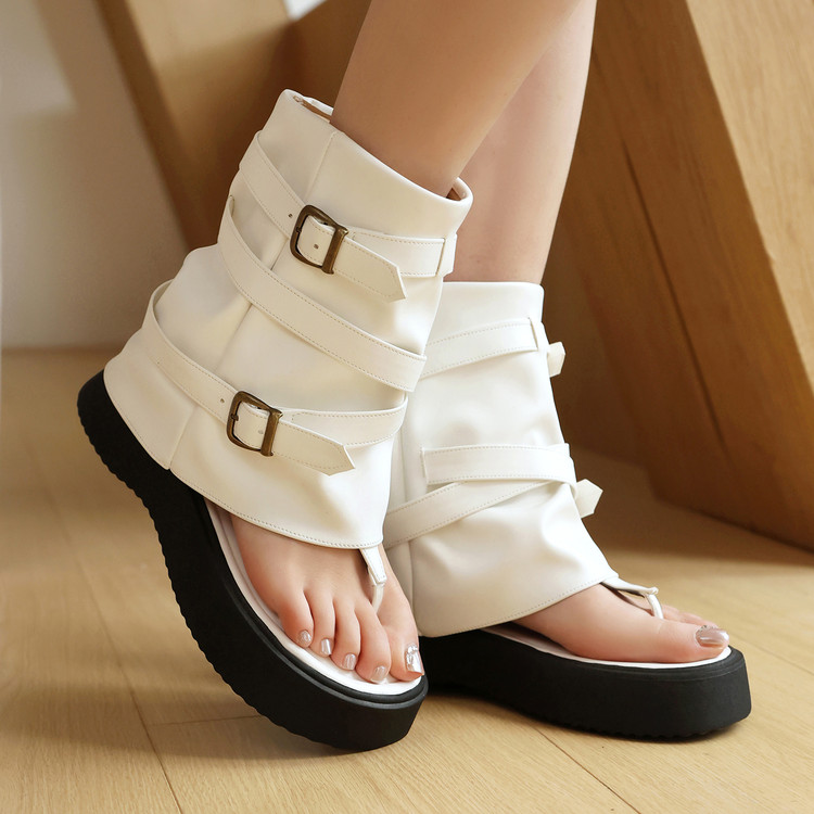 Roman Sandals with Platform Heel and Metal Decoration - Image 3